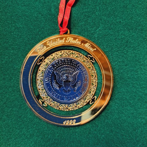 1996 The United States Mint Treasury Holiday Ornament Presidential Coat Of Arms - Picture 6 of 6
